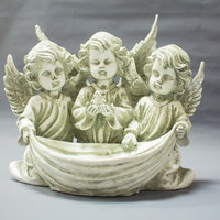 Figur aus drei Engeln